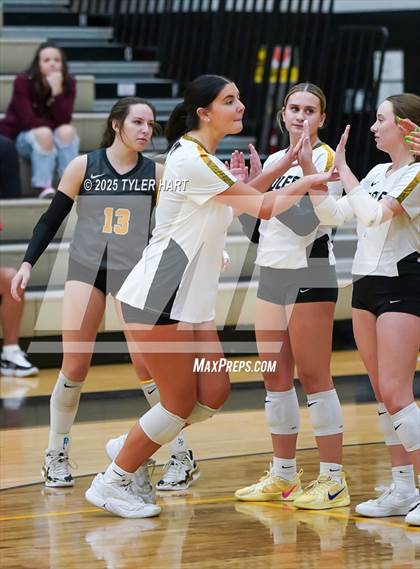 Thumbnail 2 in Floyd Central @ Avon photogallery.