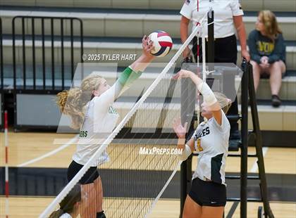 Thumbnail 3 in Floyd Central @ Avon photogallery.