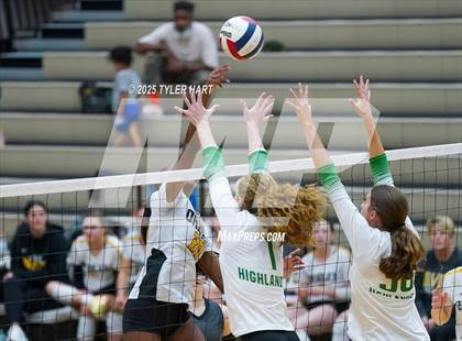 Thumbnail 2 in Floyd Central @ Avon photogallery.
