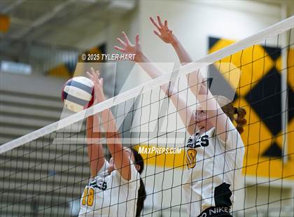 Thumbnail 3 in Floyd Central @ Avon photogallery.