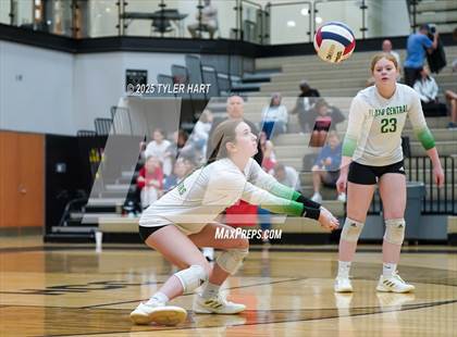 Thumbnail 1 in Floyd Central @ Avon photogallery.