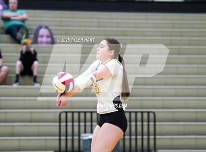 Thumbnail 2 in Floyd Central @ Avon photogallery.