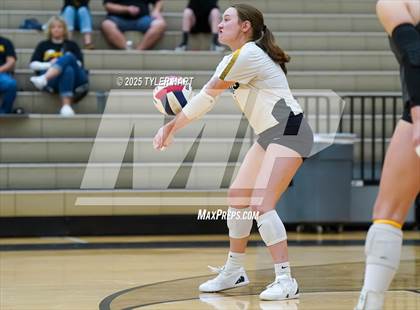 Thumbnail 3 in Floyd Central @ Avon photogallery.