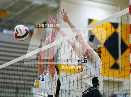 Thumbnail 2 in Floyd Central @ Avon photogallery.