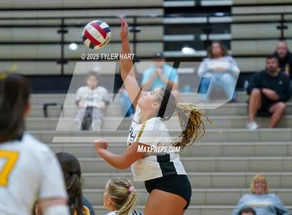 Thumbnail 3 in Floyd Central @ Avon photogallery.