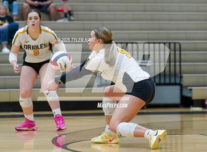 Thumbnail 1 in Floyd Central @ Avon photogallery.