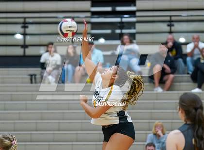 Thumbnail 3 in Floyd Central @ Avon photogallery.