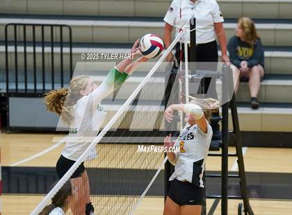 Thumbnail 1 in Floyd Central @ Avon photogallery.
