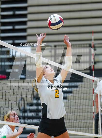 Thumbnail 2 in Floyd Central @ Avon photogallery.