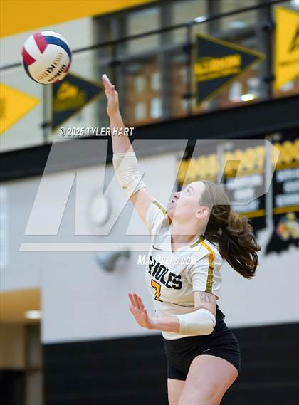 Thumbnail 3 in Floyd Central @ Avon photogallery.