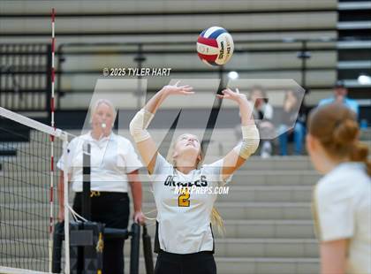 Thumbnail 1 in Floyd Central @ Avon photogallery.