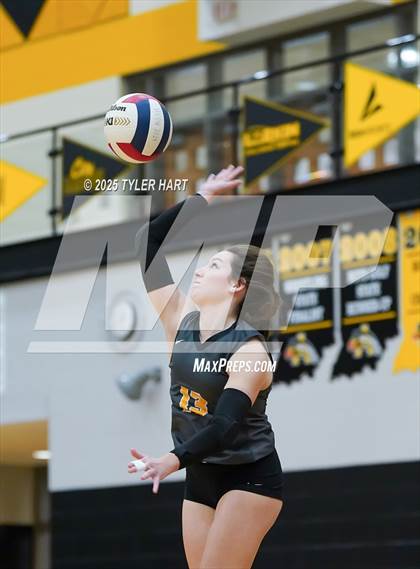 Thumbnail 2 in Floyd Central @ Avon photogallery.