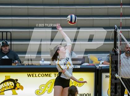 Thumbnail 1 in Floyd Central @ Avon photogallery.