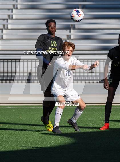 Thumbnail 2 in Crested Butte vs Bishop Machebeuf (CHSAA 2A Championship) photogallery.