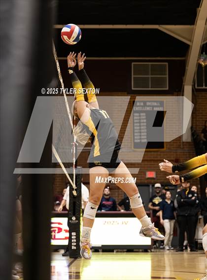 Thumbnail 1 in Mica Mountain @ Salpointe Catholic (AIA 4A Semifinal) photogallery.