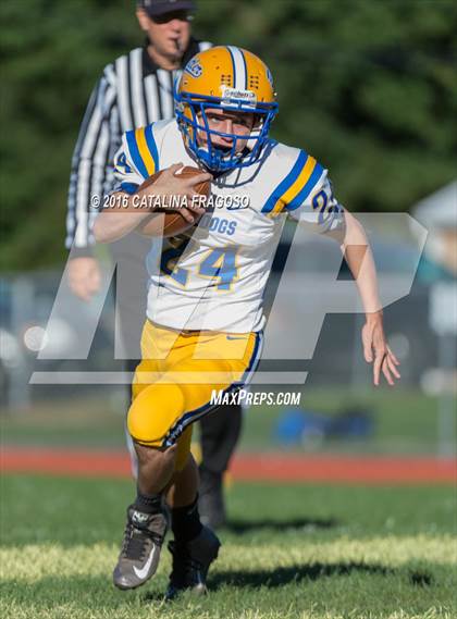 Thumbnail 2 in Morris Catholic @ Butler photogallery.