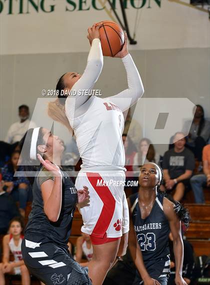 Thumbnail 2 in Sierra Canyon vs. McClatchy (St. Mary's Stockton MLK Showcase) photogallery.