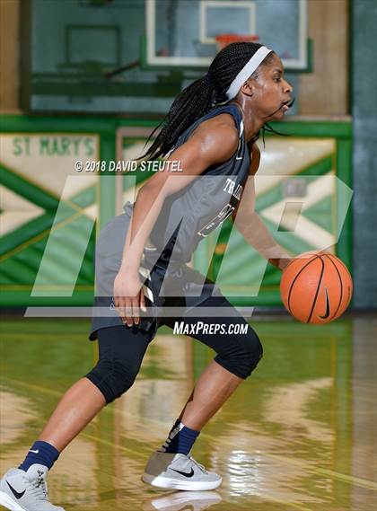 Thumbnail 3 in Sierra Canyon vs. McClatchy (St. Mary's Stockton MLK Showcase) photogallery.