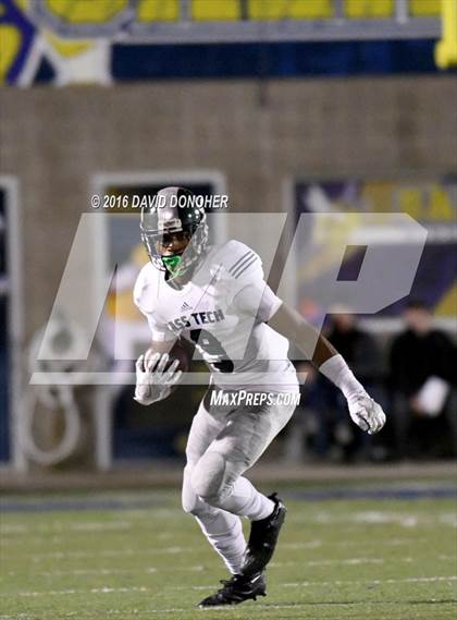 Thumbnail 2 in Saline vs. Cass Tech  photogallery.