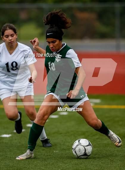Thumbnail 3 in Temple City vs. Duarte photogallery.