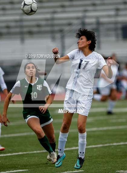 Thumbnail 2 in Temple City vs. Duarte photogallery.