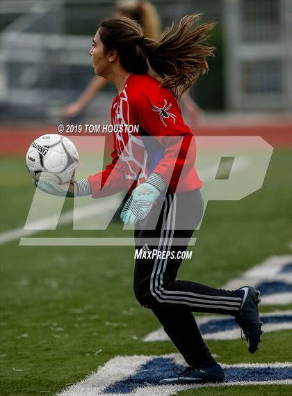 Thumbnail 3 in Temple City vs. Duarte photogallery.