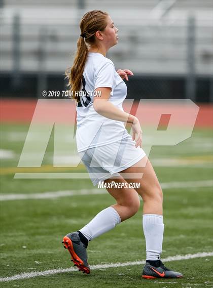 Thumbnail 3 in Temple City vs. Duarte photogallery.