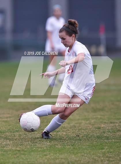 Thumbnail 3 in Lee [Robert E.] vs Judson (NEISD Soccer Showcase) photogallery.