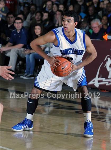 Thumbnail 3 in El Camino Real vs. Garfield (CIF LACS D2 Final) photogallery.