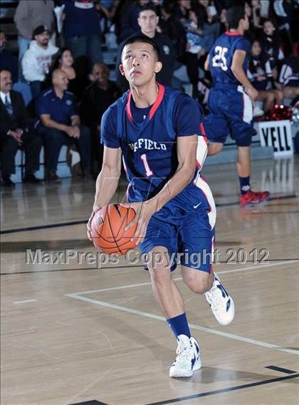 Thumbnail 3 in El Camino Real vs. Garfield (CIF LACS D2 Final) photogallery.