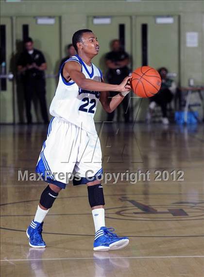 Thumbnail 2 in El Camino Real vs. Garfield (CIF LACS D2 Final) photogallery.