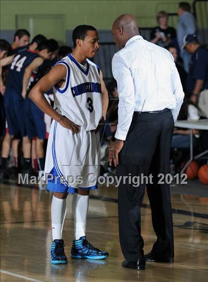 Thumbnail 3 in El Camino Real vs. Garfield (CIF LACS D2 Final) photogallery.
