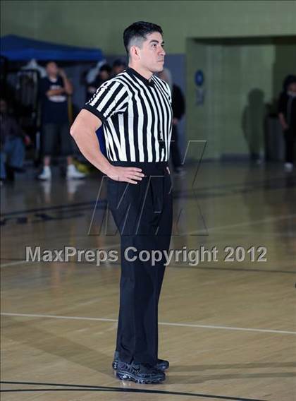 Thumbnail 2 in El Camino Real vs. Garfield (CIF LACS D2 Final) photogallery.
