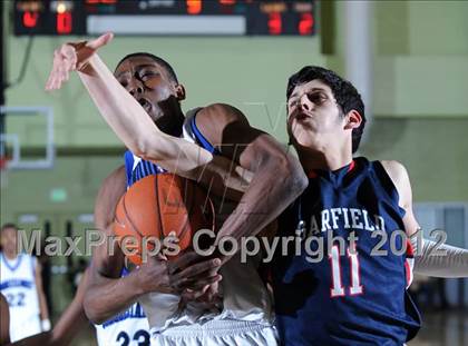 Thumbnail 2 in El Camino Real vs. Garfield (CIF LACS D2 Final) photogallery.
