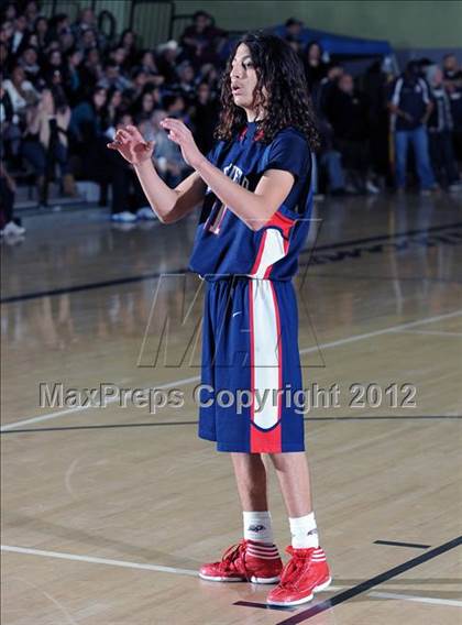 Thumbnail 1 in El Camino Real vs. Garfield (CIF LACS D2 Final) photogallery.