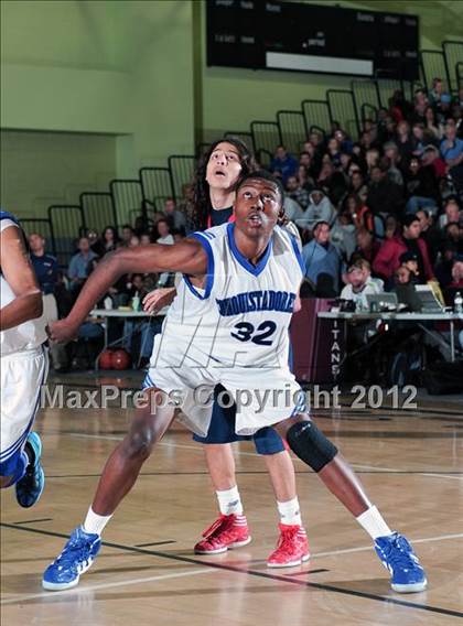 Thumbnail 2 in El Camino Real vs. Garfield (CIF LACS D2 Final) photogallery.