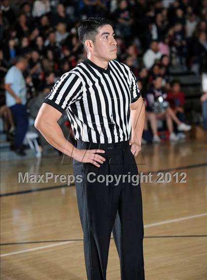 Thumbnail 1 in El Camino Real vs. Garfield (CIF LACS D2 Final) photogallery.