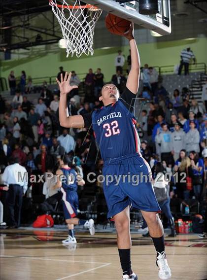 Thumbnail 2 in El Camino Real vs. Garfield (CIF LACS D2 Final) photogallery.