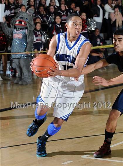 Thumbnail 1 in El Camino Real vs. Garfield (CIF LACS D2 Final) photogallery.