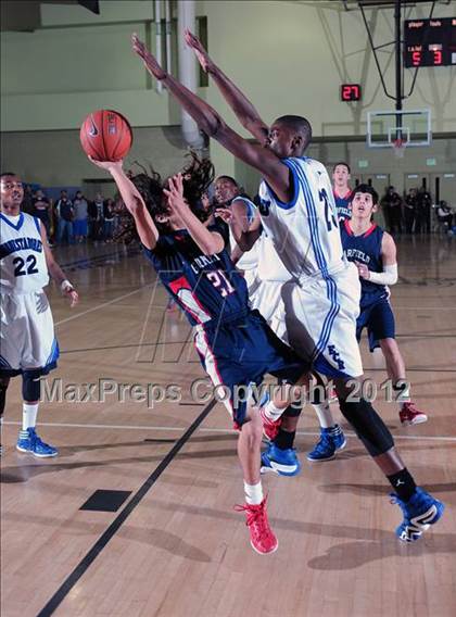 Thumbnail 2 in El Camino Real vs. Garfield (CIF LACS D2 Final) photogallery.