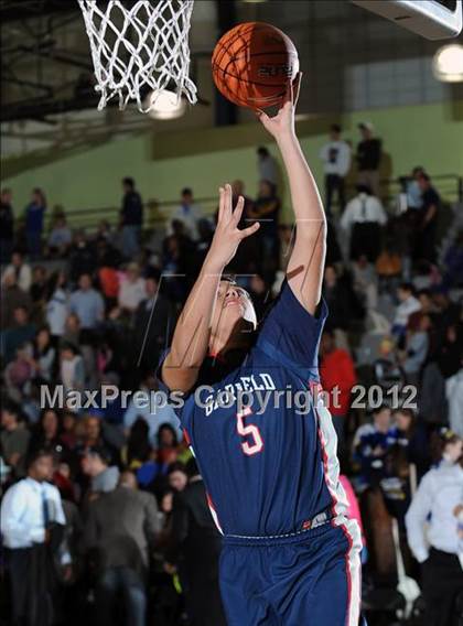 Thumbnail 1 in El Camino Real vs. Garfield (CIF LACS D2 Final) photogallery.