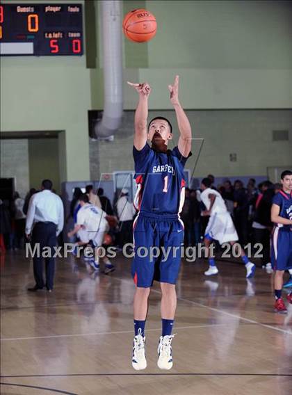 Thumbnail 2 in El Camino Real vs. Garfield (CIF LACS D2 Final) photogallery.