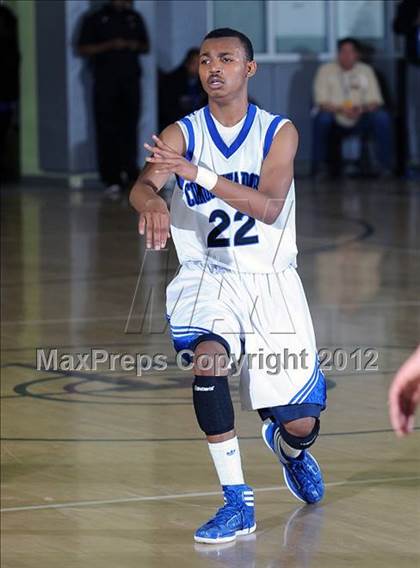 Thumbnail 2 in El Camino Real vs. Garfield (CIF LACS D2 Final) photogallery.