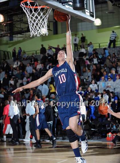 Thumbnail 3 in El Camino Real vs. Garfield (CIF LACS D2 Final) photogallery.