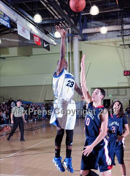 Thumbnail 2 in El Camino Real vs. Garfield (CIF LACS D2 Final) photogallery.