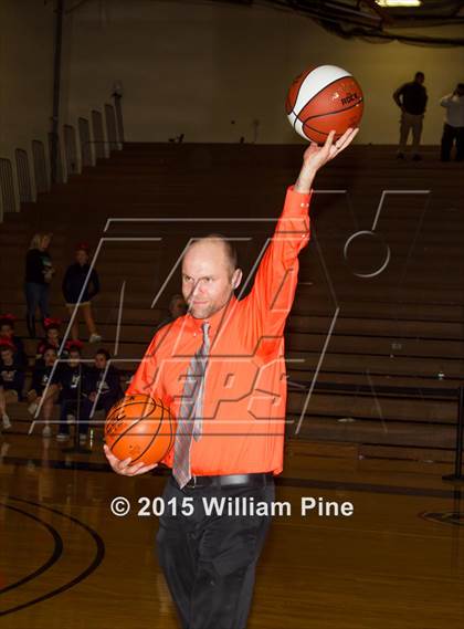 Thumbnail 3 in Highland vs. Marlboro Central (Section 9 Class B Final) photogallery.
