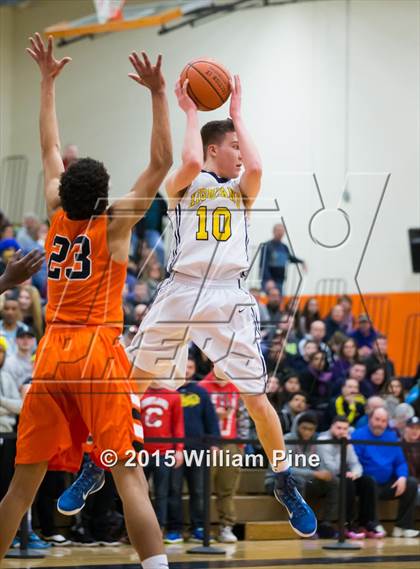 Thumbnail 2 in Highland vs. Marlboro Central (Section 9 Class B Final) photogallery.