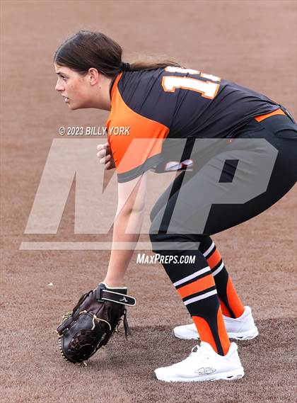 Thumbnail 2 in Grand Saline vs Sulphur Springs photogallery.