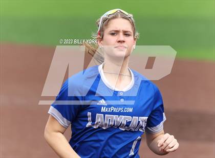 Thumbnail 2 in Grand Saline vs Sulphur Springs photogallery.