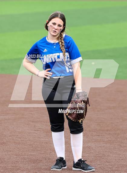 Thumbnail 1 in Grand Saline vs Sulphur Springs photogallery.